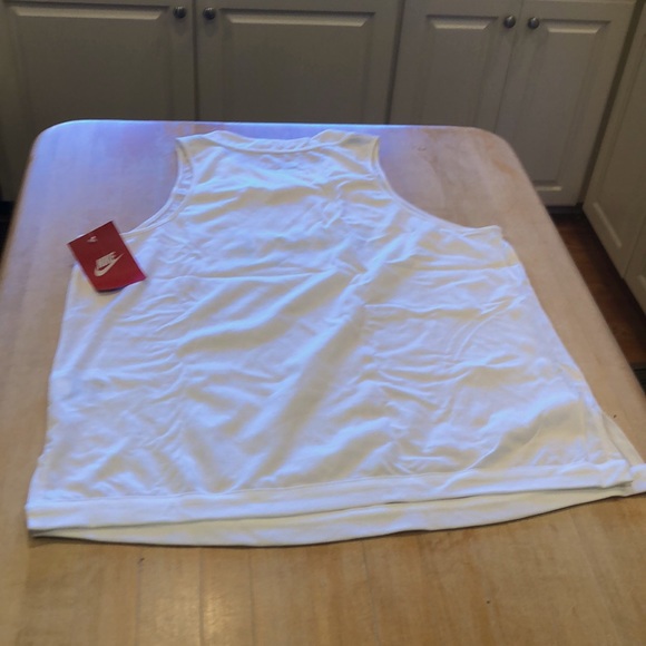 NWT Nike Athletic Top - Picture 2 of 6